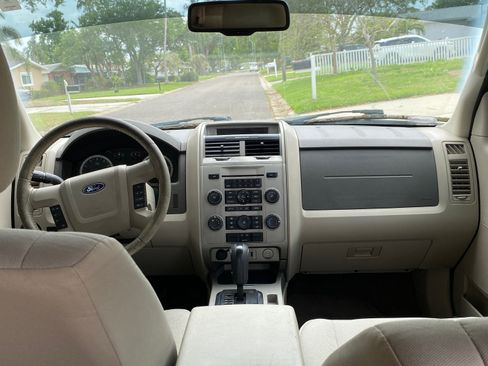 Used 2010 Ford Escape XLT image 5
