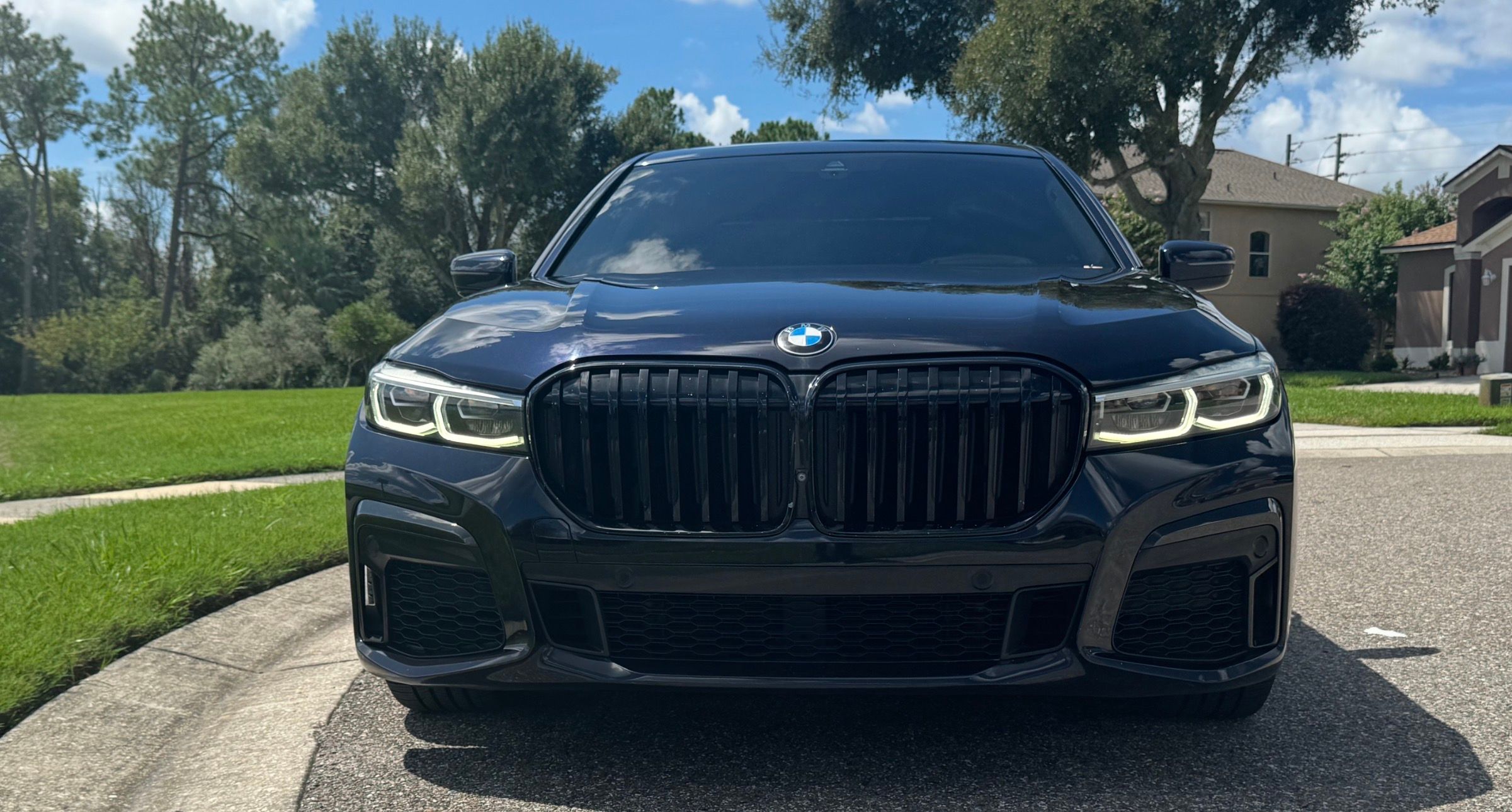 Used 2022 BMW 740i w/ M Sport Package RWD image 4