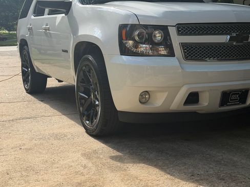 Used 2012 Chevrolet Tahoe LT w/ Luxury Package RWD image 1