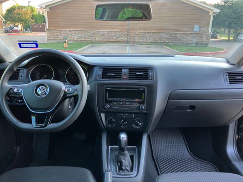 Used 2015 Volkswagen Jetta S image 19
