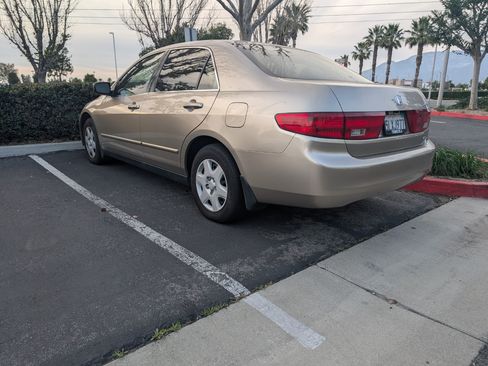 Used 2005 Honda Accord LX image 2
