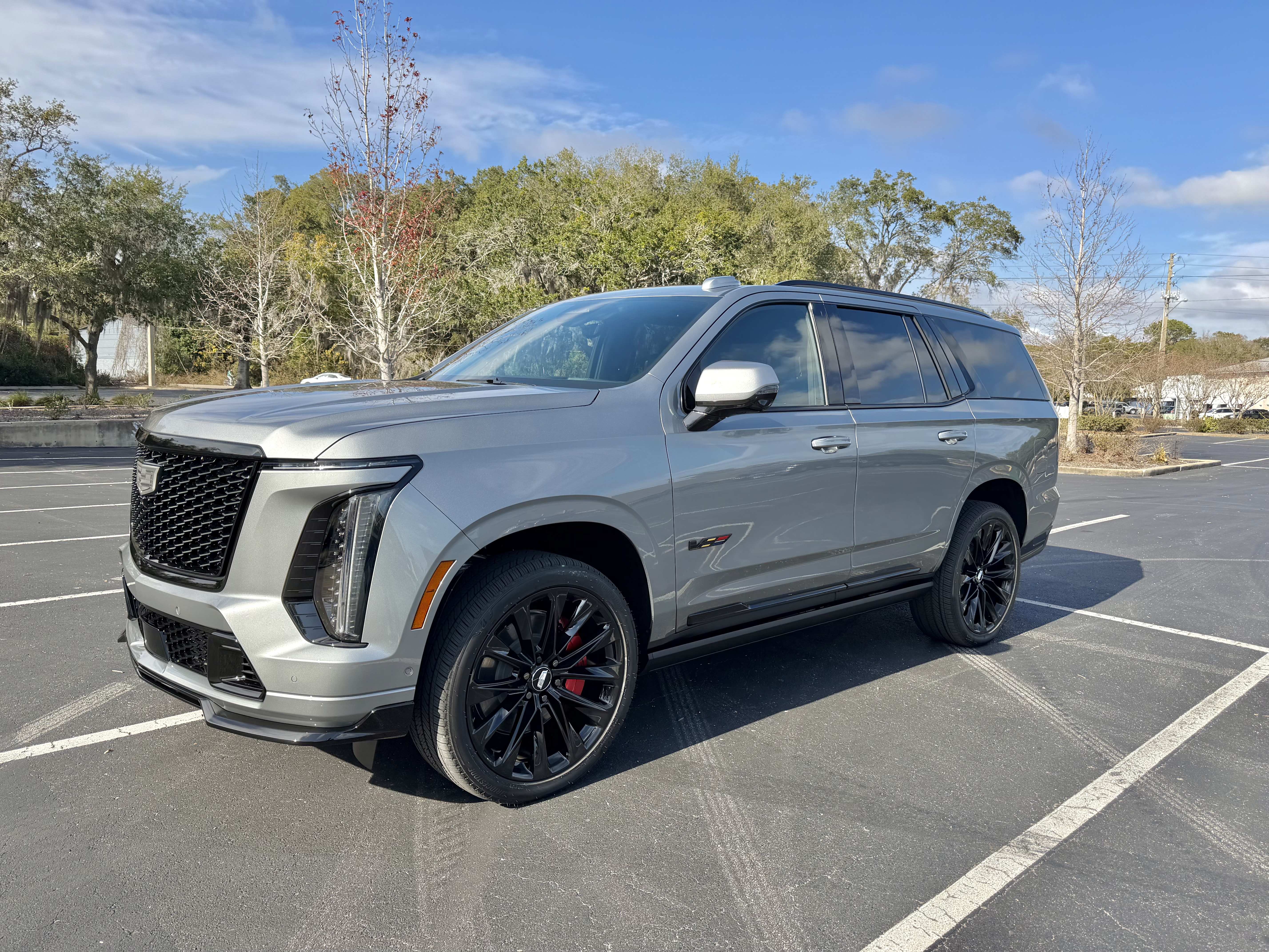 Used 2026 Cadillac Escalade V w/ LPO, ONYX Package AWD/4WD image 2