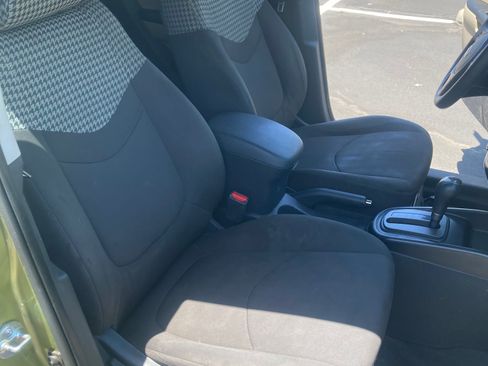 Used 2010 Kia Soul ! FWD image 15