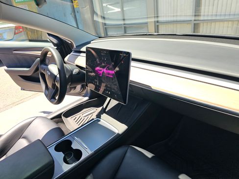Used 2023 Tesla Model 3 Standard Range image 23