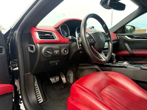 Used 2018 Maserati Ghibli image 16
