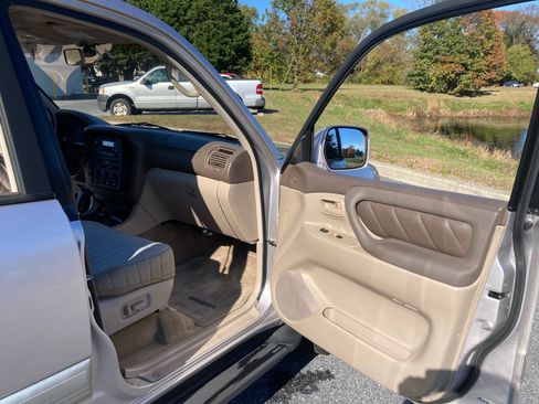 Used 1999 Toyota Land Cruiser image 21