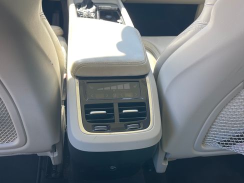 Used 2018 Volvo XC60 T5 Inscription w/ Luxury Seat Package image 21