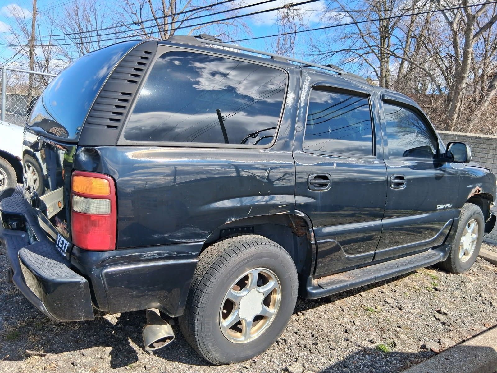 Used 2001 GMC Yukon Denali AWD/4WD image 5
