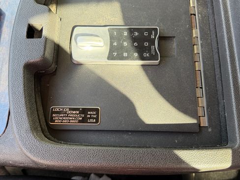 Used 2012 GMC Yukon Denali image 1