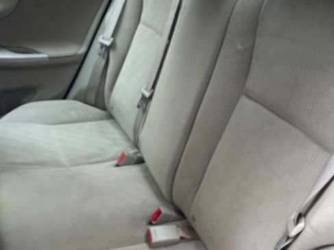 Used 2010 Toyota Corolla LE image 8