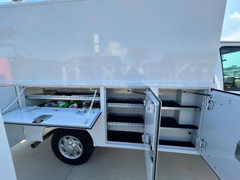 Used 2024 Ford E-350 and Econoline 350 Super Duty w/ Power Windows & Locks Group image 13