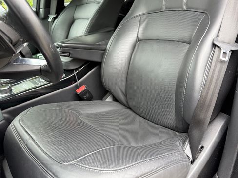 Used 2020 Land Rover Range Rover HSE image 6