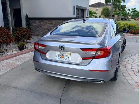 Used 2022 Honda Accord Sport image 2