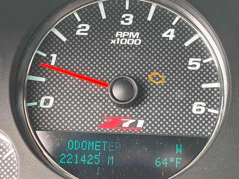 Used 2012 Chevrolet Suburban LT image 15