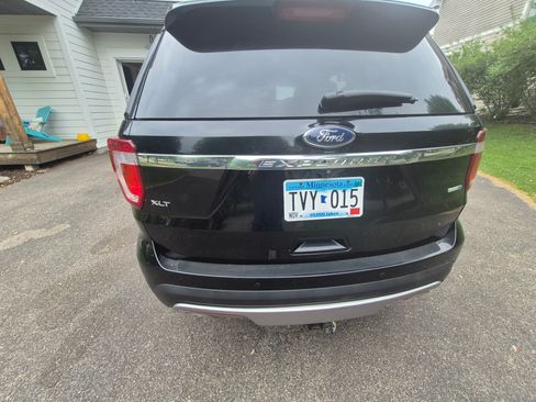 Used 2016 Ford Explorer XLT w/ Equipment Group 202A AWD/4WD image 4