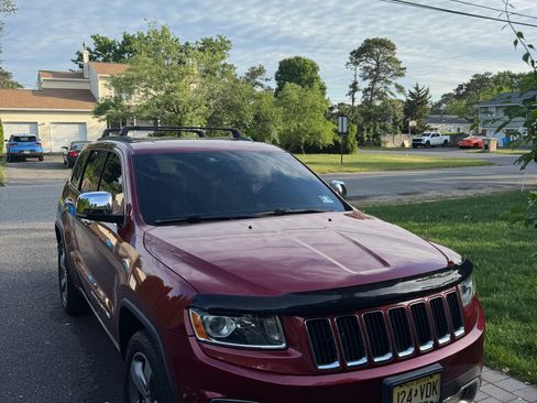 Used 2014 Jeep Grand Cherokee Limited AWD/4WD image 2