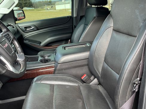 Used 2017 GMC Yukon SLT image 13