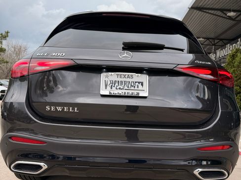 Used 2024 Mercedes-Benz GLC 300 4MATIC image 12