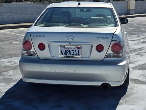 Used 2002 Lexus IS 300 image 5