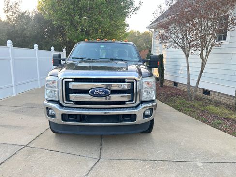 Used 2016 Ford F250 XLT w/ FX4 Off-Road Package image 2