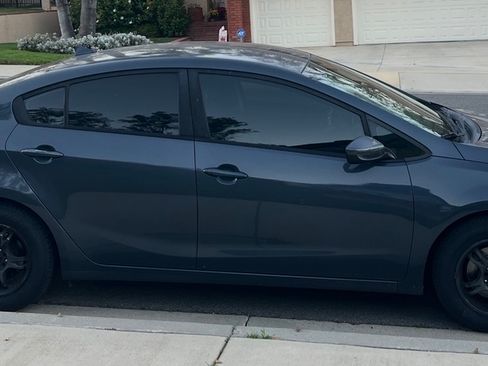 Used 2016 Kia Forte LX image 1