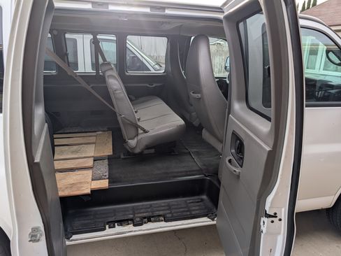 Used 2014 Chevrolet Express 2500 LT w/ LT Preferred Equipment Group image 8