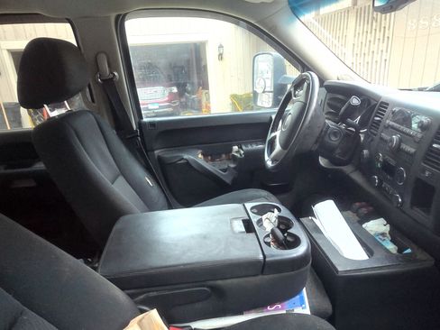 Used 2014 GMC Sierra 3500 SLE w/ SLE Preferred Package image 8