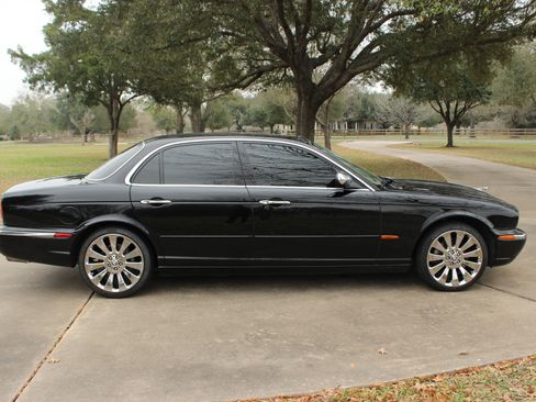 Used 2004 Jaguar XJ8 image 8