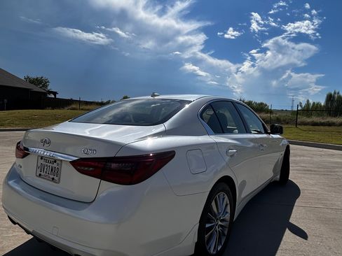Used 2018 INFINITI Q50 Luxe w/ Essential Package (3.0T Luxe) AWD/4WD image 8