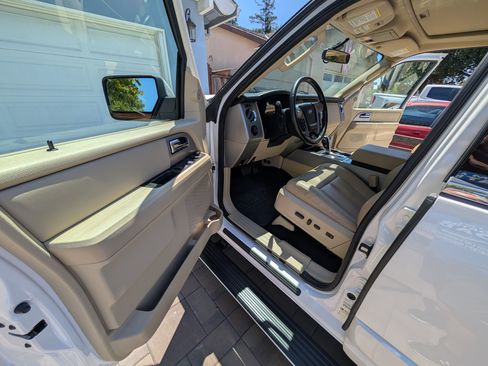 Used 2016 Ford Expedition Limited w/ Equipment Group 301A AWD/4WD image 10