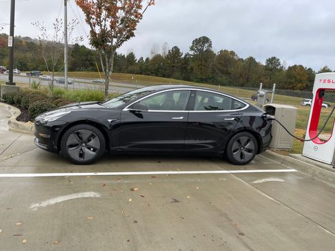 Used 2018 Tesla Model 3 Long Range image 8