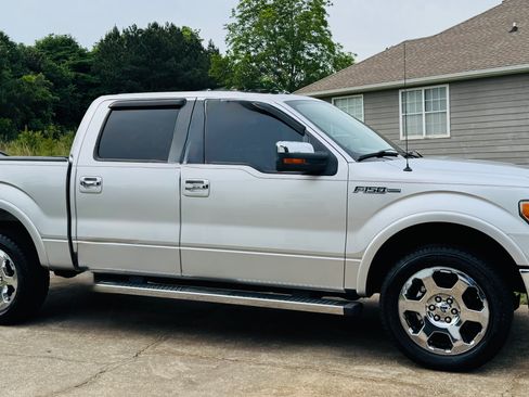 Used 2011 Ford F150 Lariat w/ Lariat Chrome Pkg AWD/4WD image 1