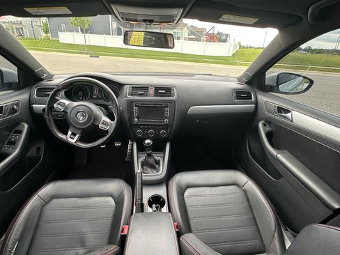 Used 2013 Volkswagen Jetta GLI Autobahn FWD image 9