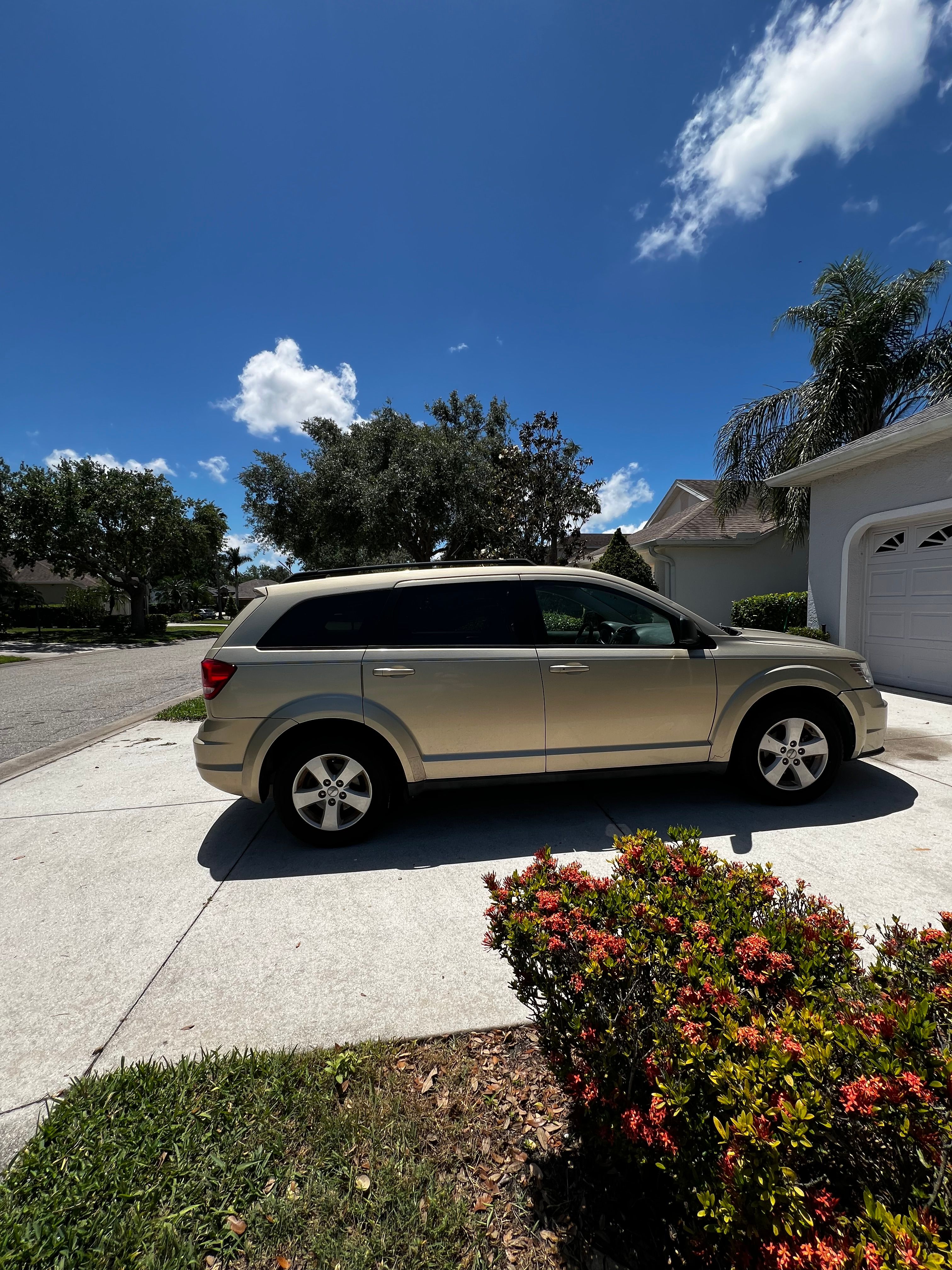 Used 2011 Dodge Journey Express w/ Popular Equipment Group FWD image 2