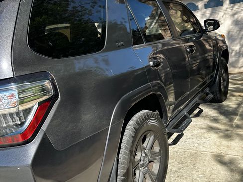 Used 2014 Toyota 4Runner SR5 image 5