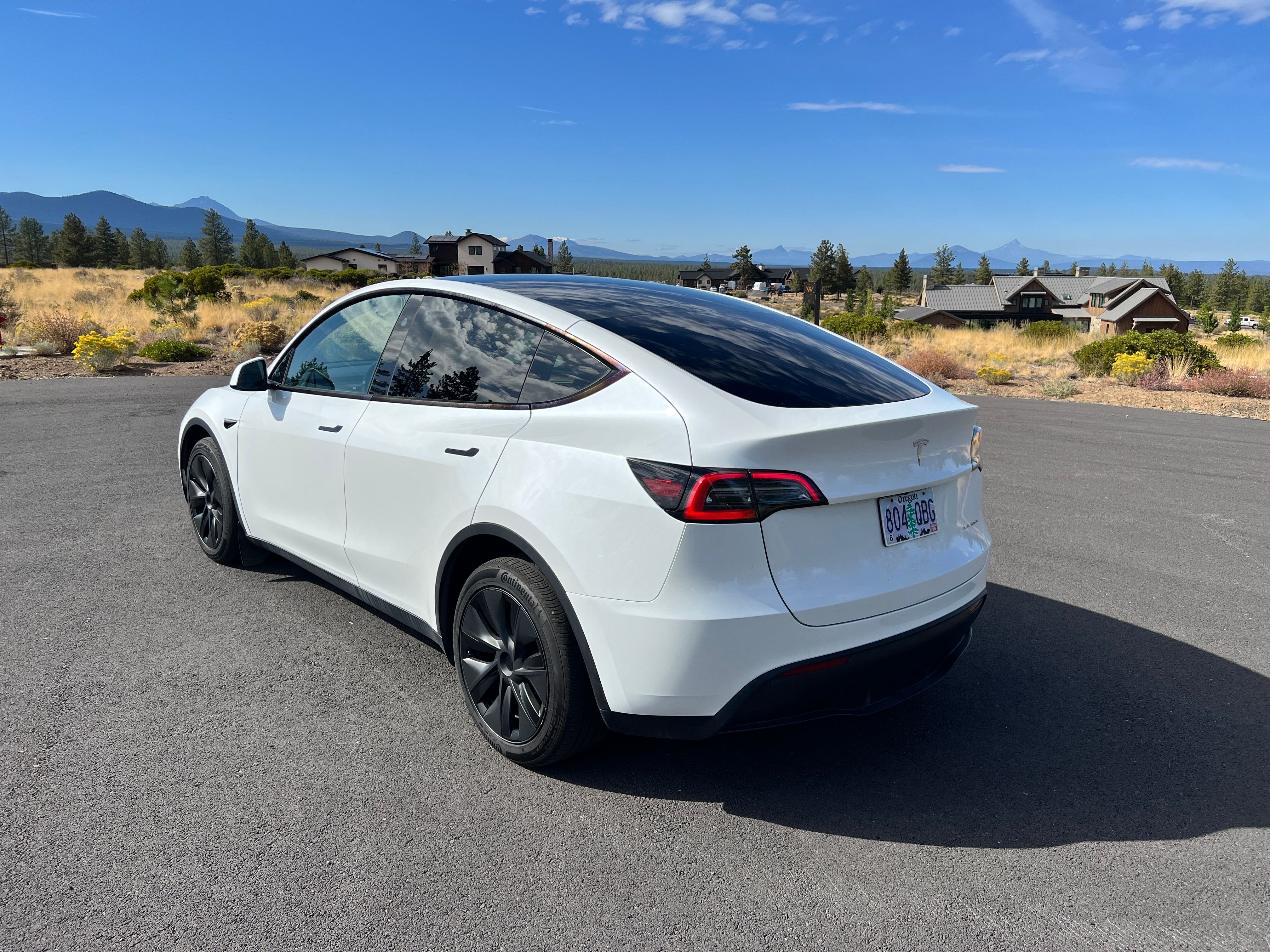 Used 2024 Tesla Model Y Long Range AWD/4WD image 5