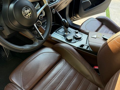 Used 2019 Alfa Romeo Stelvio Ti Sport w/ Quick Order Package 22S Sport image 8