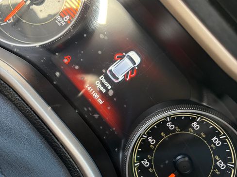 Used 2017 Jeep Cherokee High Altitude image 4