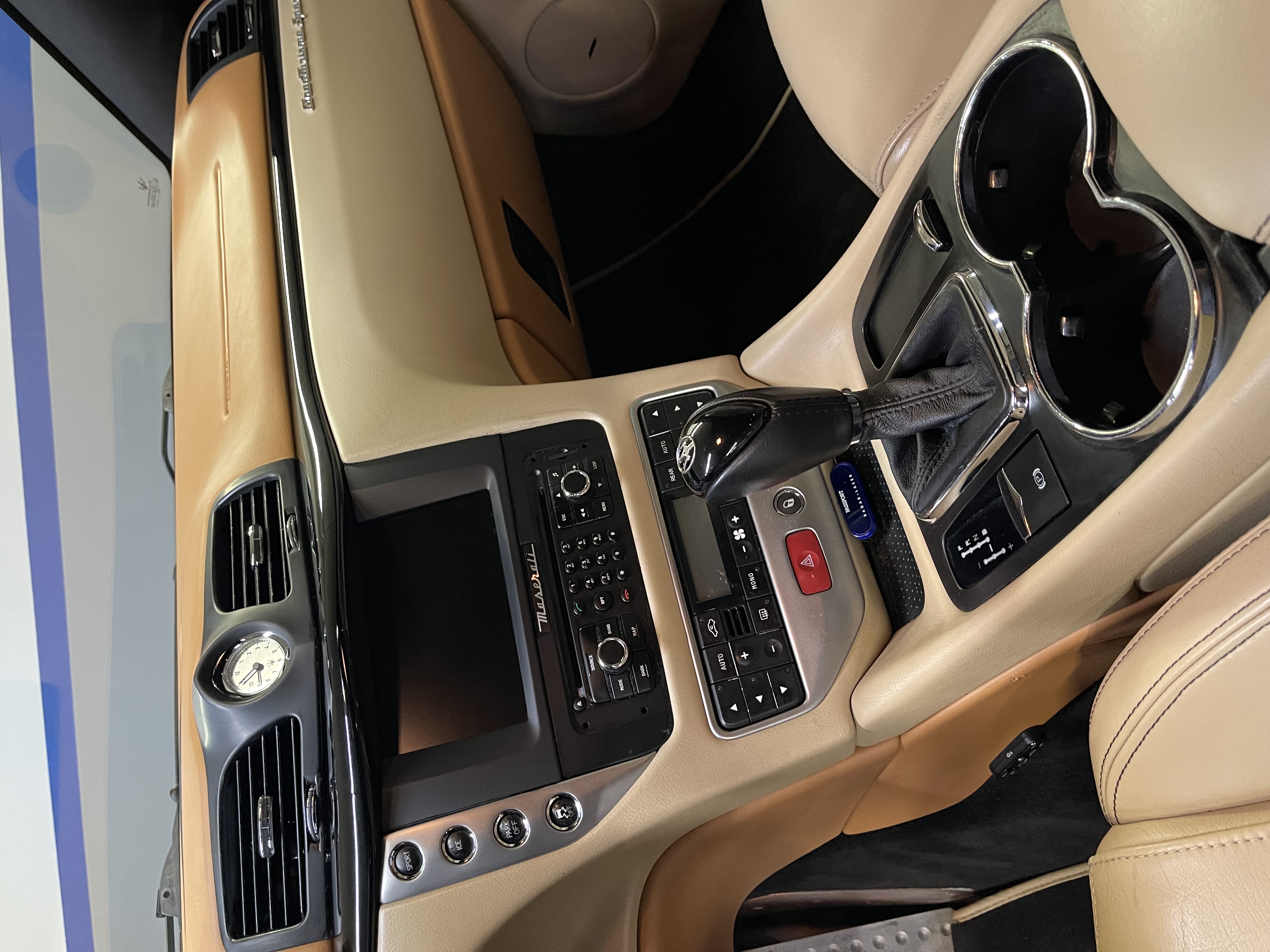 Used 2013 Maserati GranTurismo Sport RWD image 9