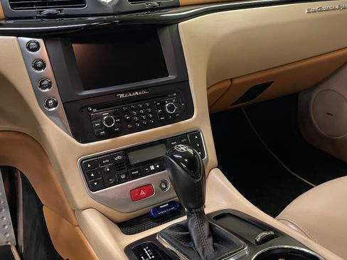 Used 2013 Maserati GranTurismo Sport RWD image 9
