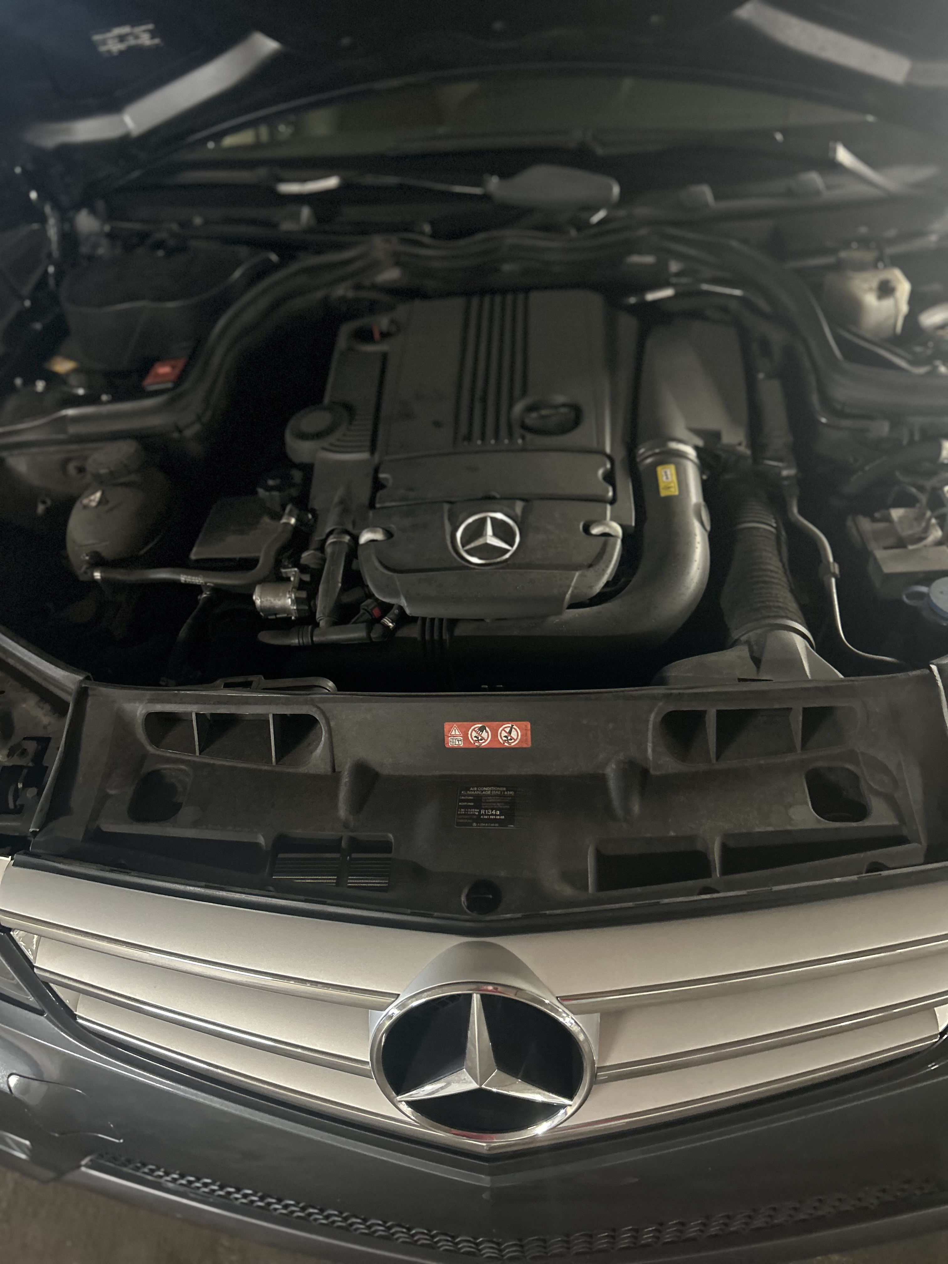Used 2013 Mercedes-Benz C 250 Sedan image 16