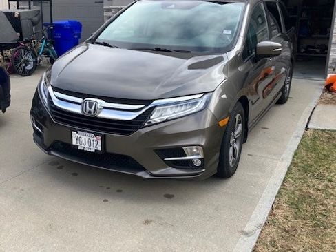 Used 2018 Honda Odyssey Touring image 1