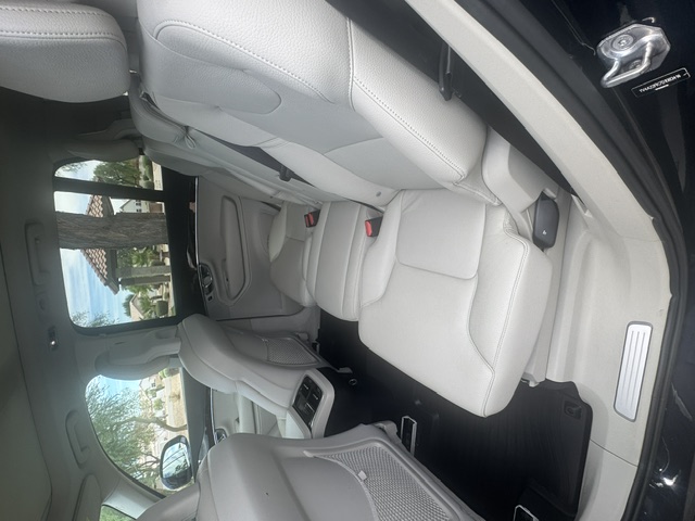 Used 2016 Volvo XC90 T6 Momentum w/ Momentum Plus Package AWD/4WD image 10