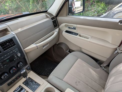 Used 2012 Jeep Liberty Sport image 15