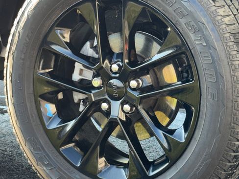 Used 2022 Jeep Wrangler Unlimited Sahara w/ Cold Weather Group image 5