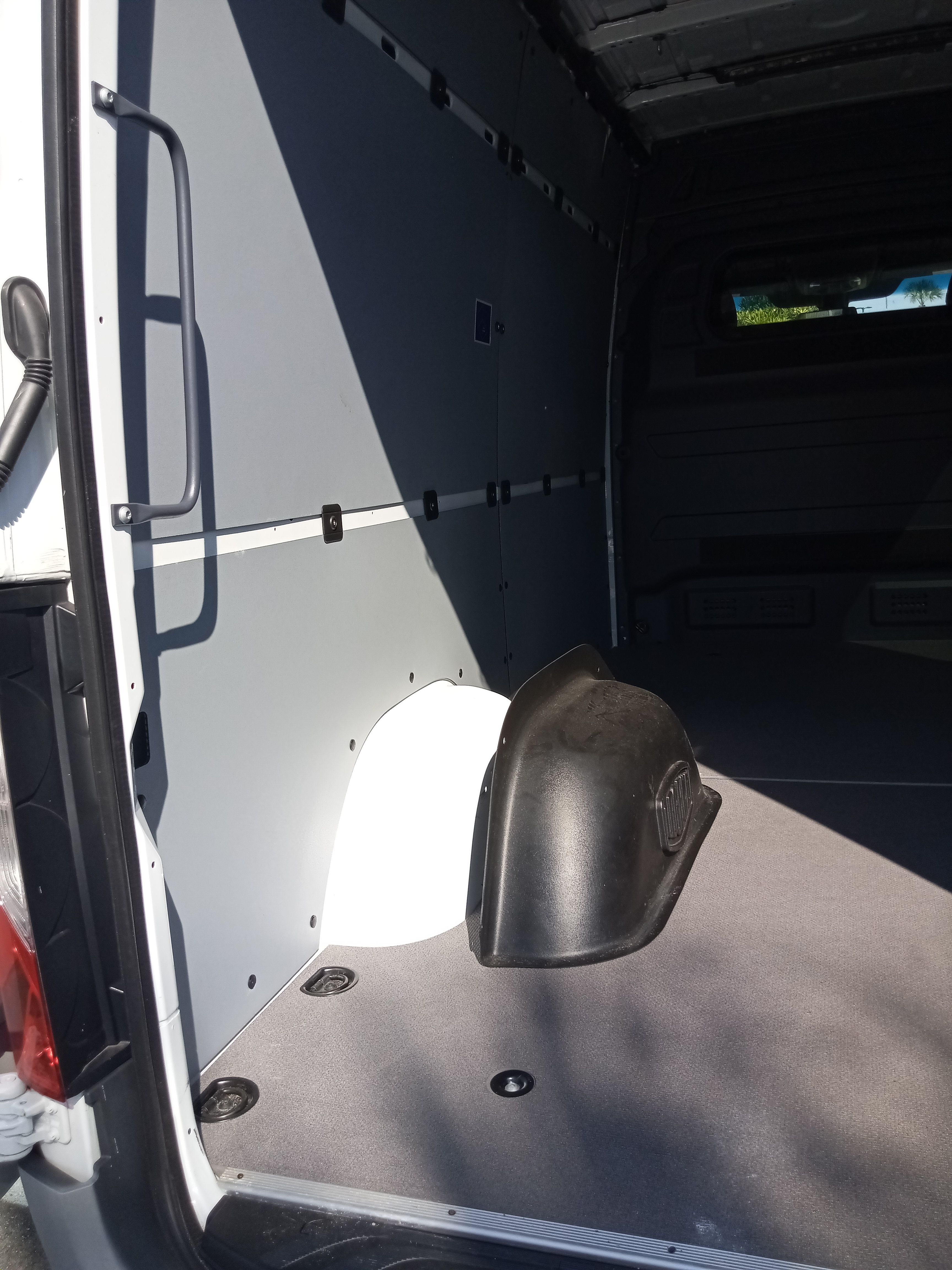 Used 2024 Mercedes-Benz Sprinter 2500 image 11