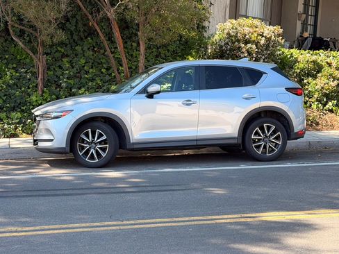 Used 2018 MAZDA CX-5 Touring image 1
