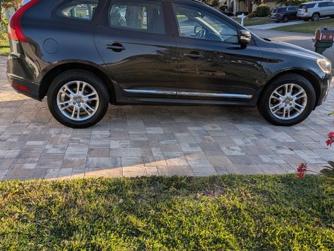 Used 2015 Volvo XC60 T5 image 4