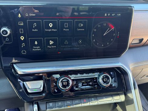 Used 2026 GMC Sierra 2500 Denali Ultimate image 16