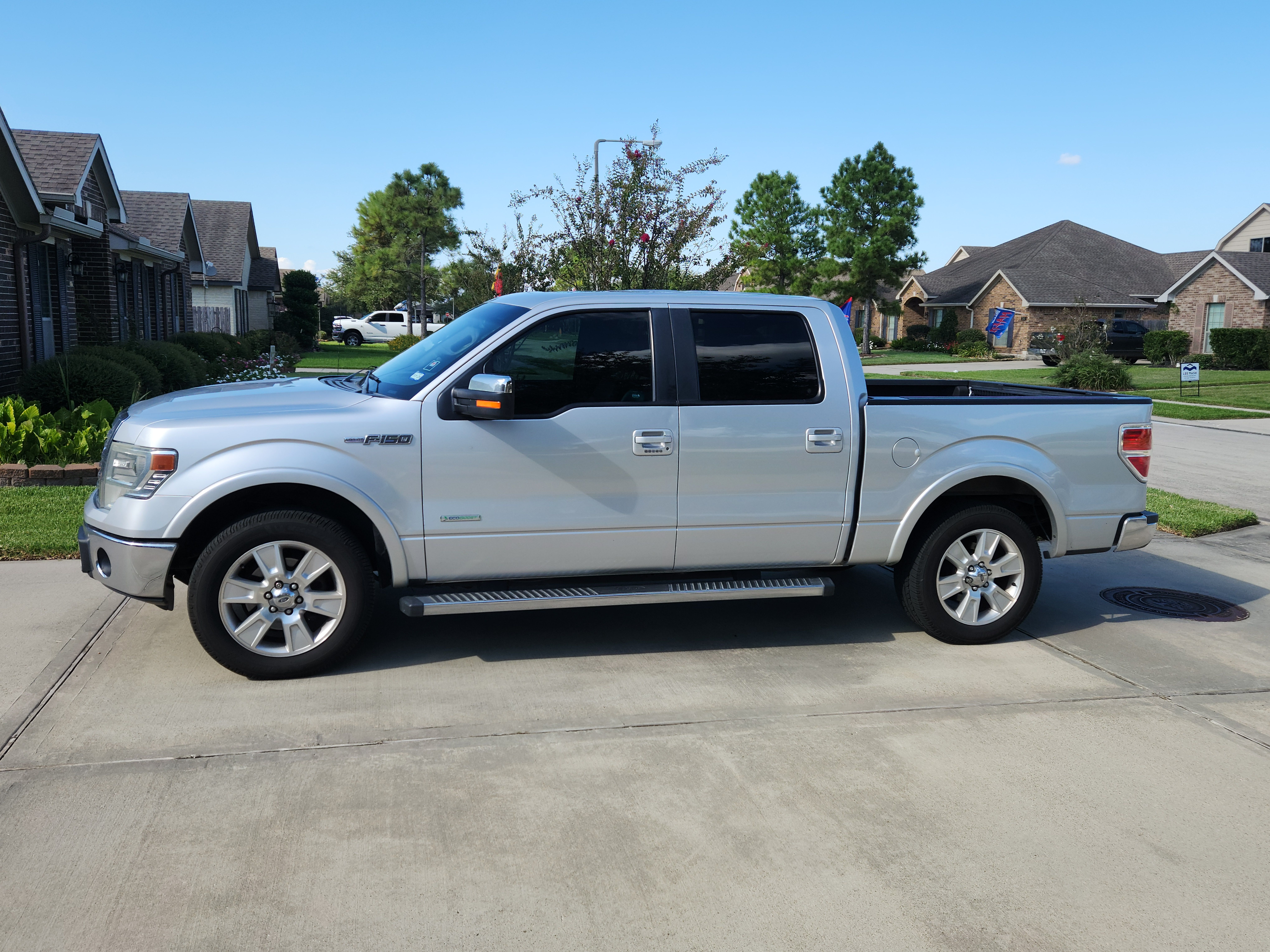 Used 2013 Ford F150 Lariat w/ Luxury Equipment Group RWD image 2
